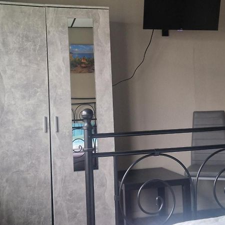 M&R Motel Rostock Ngoại thất bức ảnh